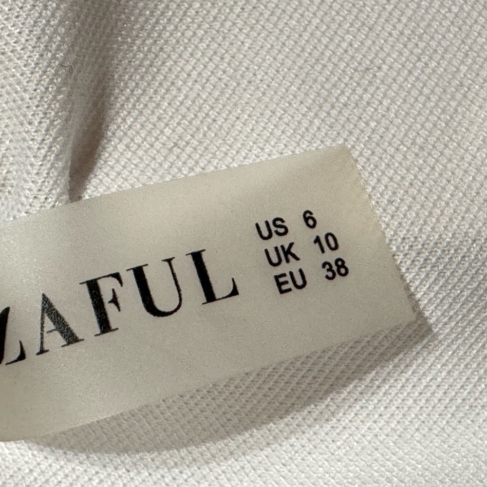 Zaful White Ribbed Ruffle Bikini Top - Picture 3 of 9